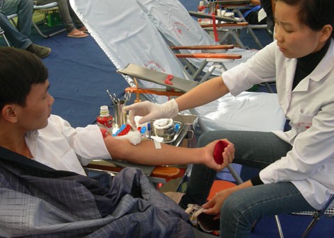 Hanoi holds a blood donation for Type O donors - ảnh 1